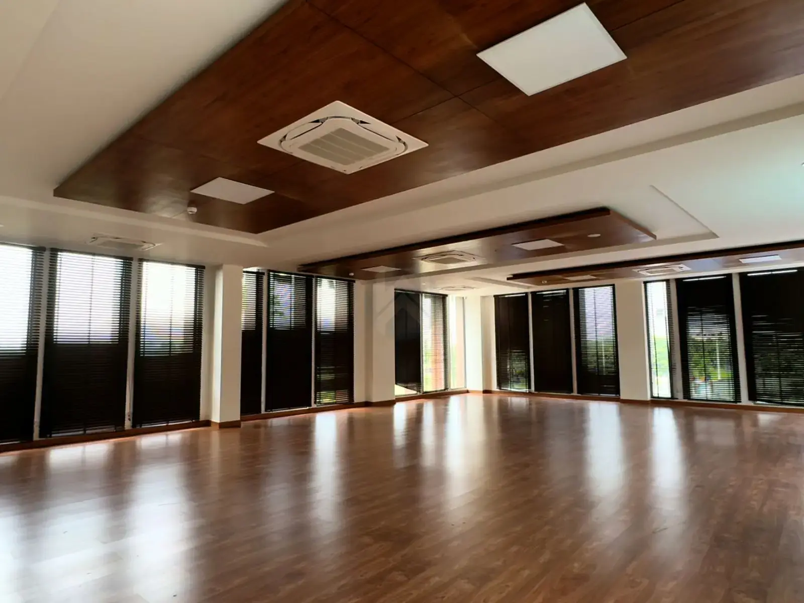 Greenbay The Monarque