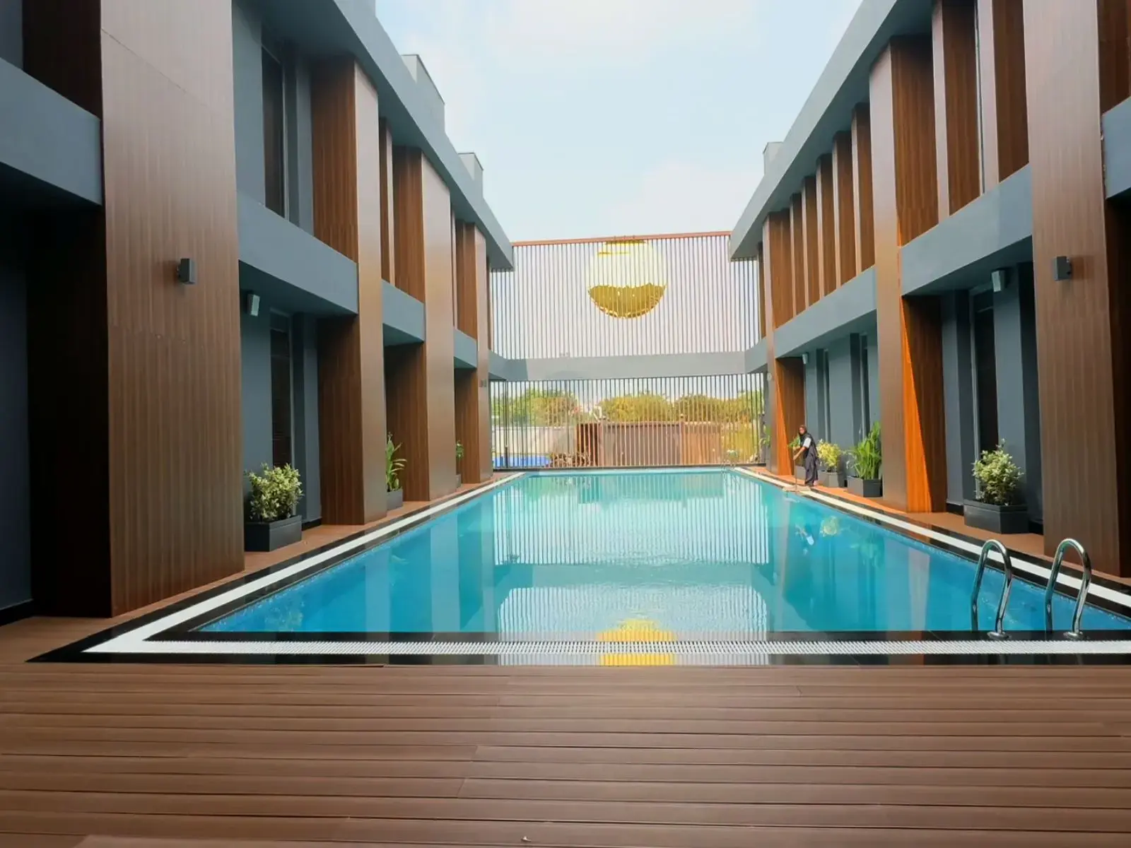 Greenbay The Monarque